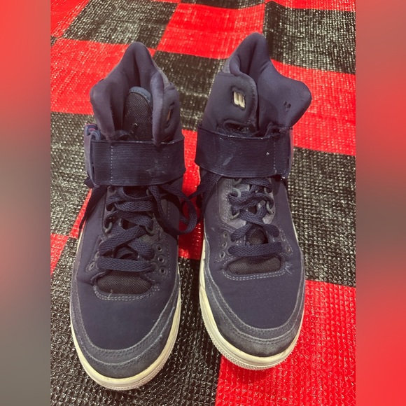 Jordan 3 Retro Explorer XX
Midnight Navy Light Cream (Women's) size 6.5 - Picture 2 of 7